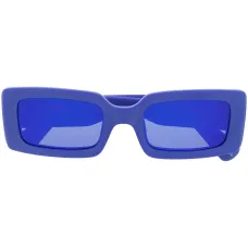 Солнцезащитные очки в квадратной оправе