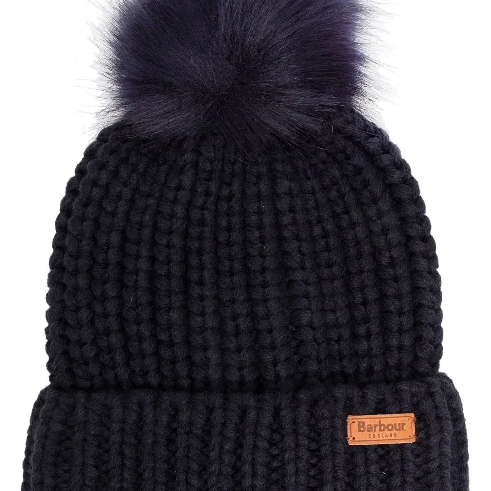 Шапка бини с помпоном и логотипом