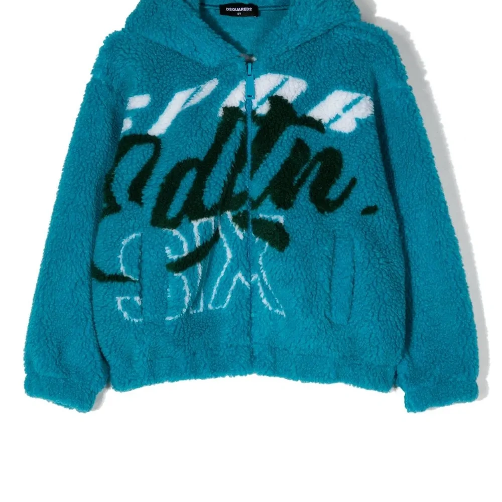 Куртка на молнии с капюшоном и логотипом