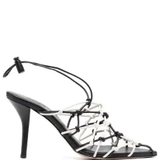 Туфли с ремешками и заостренным носком