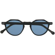 Солнцезащитные очки в круглой оправе