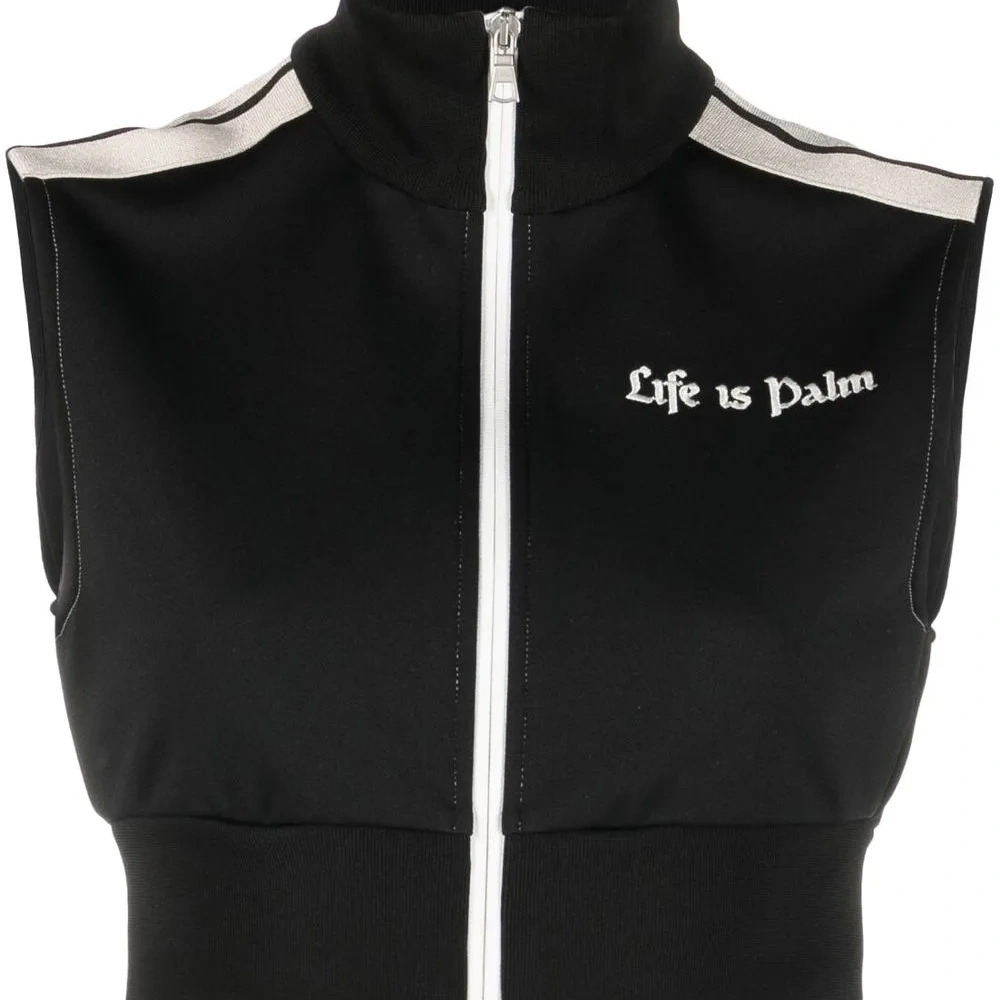 Укороченный дутый жилет с логотипом