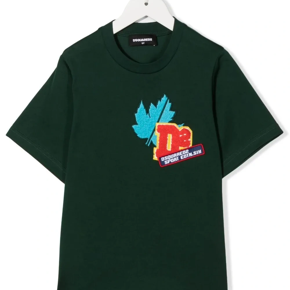 Футболка с нашивкой