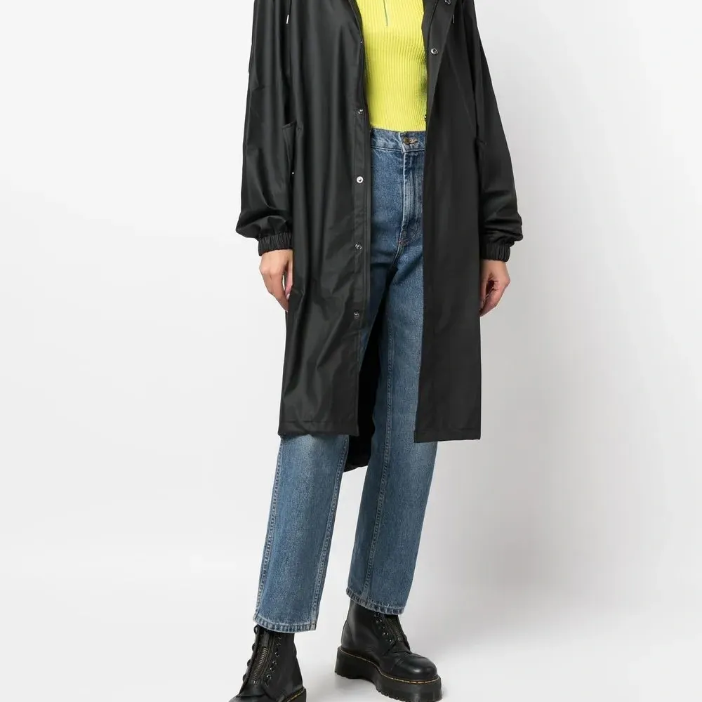 Плащ на молнии с капюшоном Плащ на молнии с капюшоном