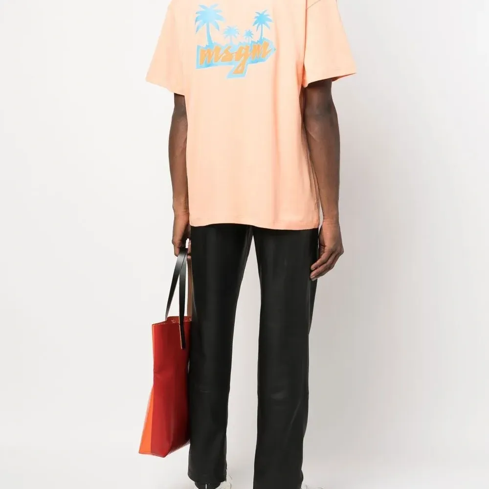 Футболка с логотипом