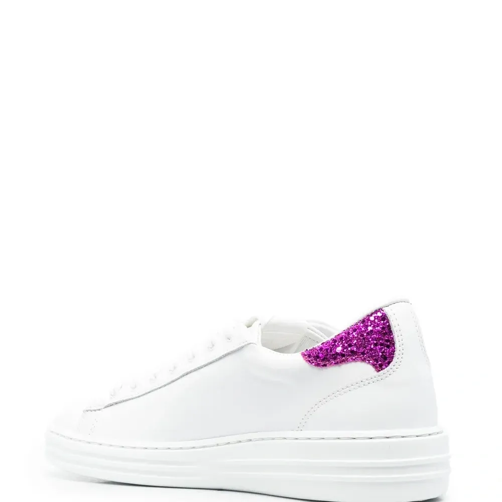 Кроссовки с контрастным задником