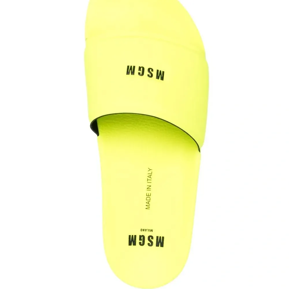 Шлепанцы с логотипом