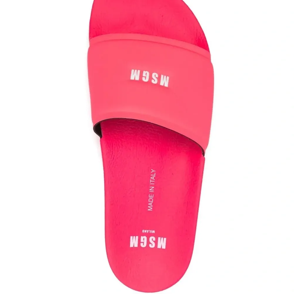 Шлепанцы с логотипом