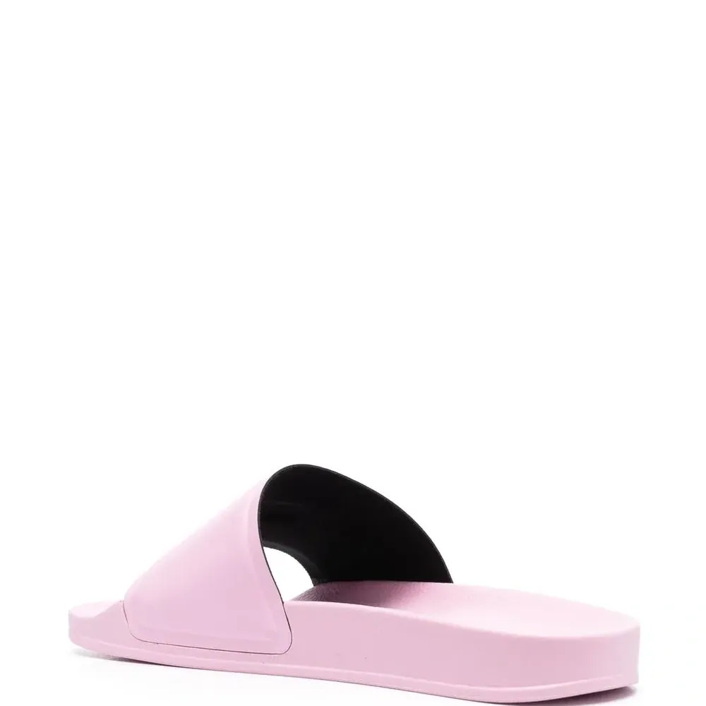 шлепанцы с логотипом