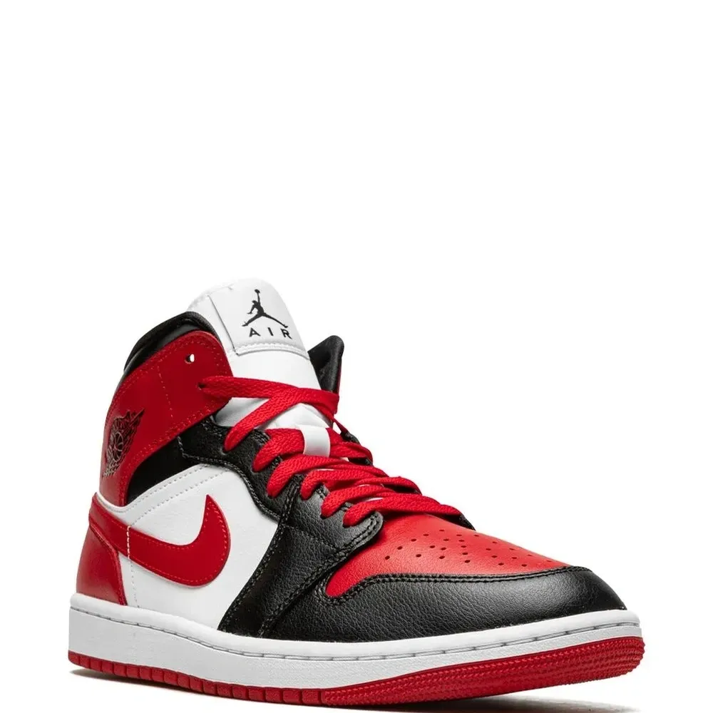 Кроссовки Air Jordan 1 Mid Alternate Bred Toe Кроссовки Air Jordan 1 Mid Alternate Bred Toe