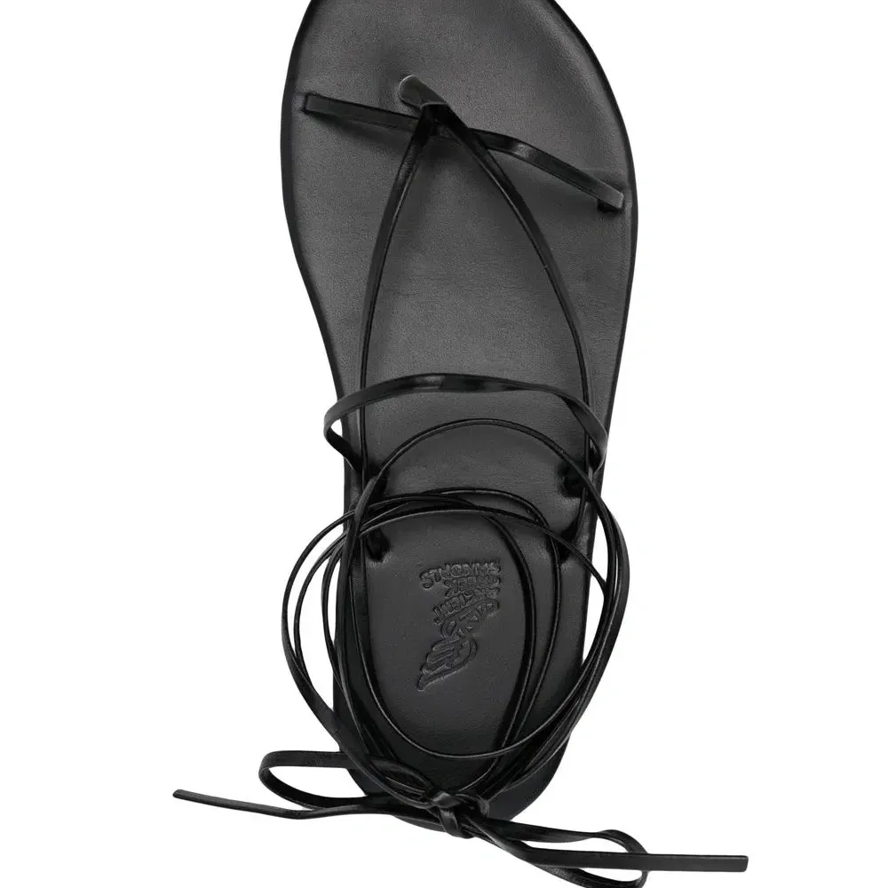 Сандалии с завязками на щиколотке