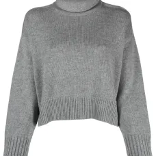 Свитер с высоким воротником