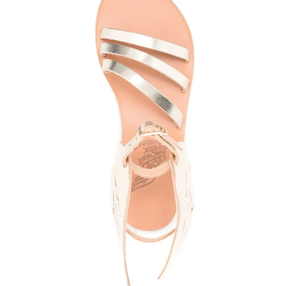 Сандалии с ремешками