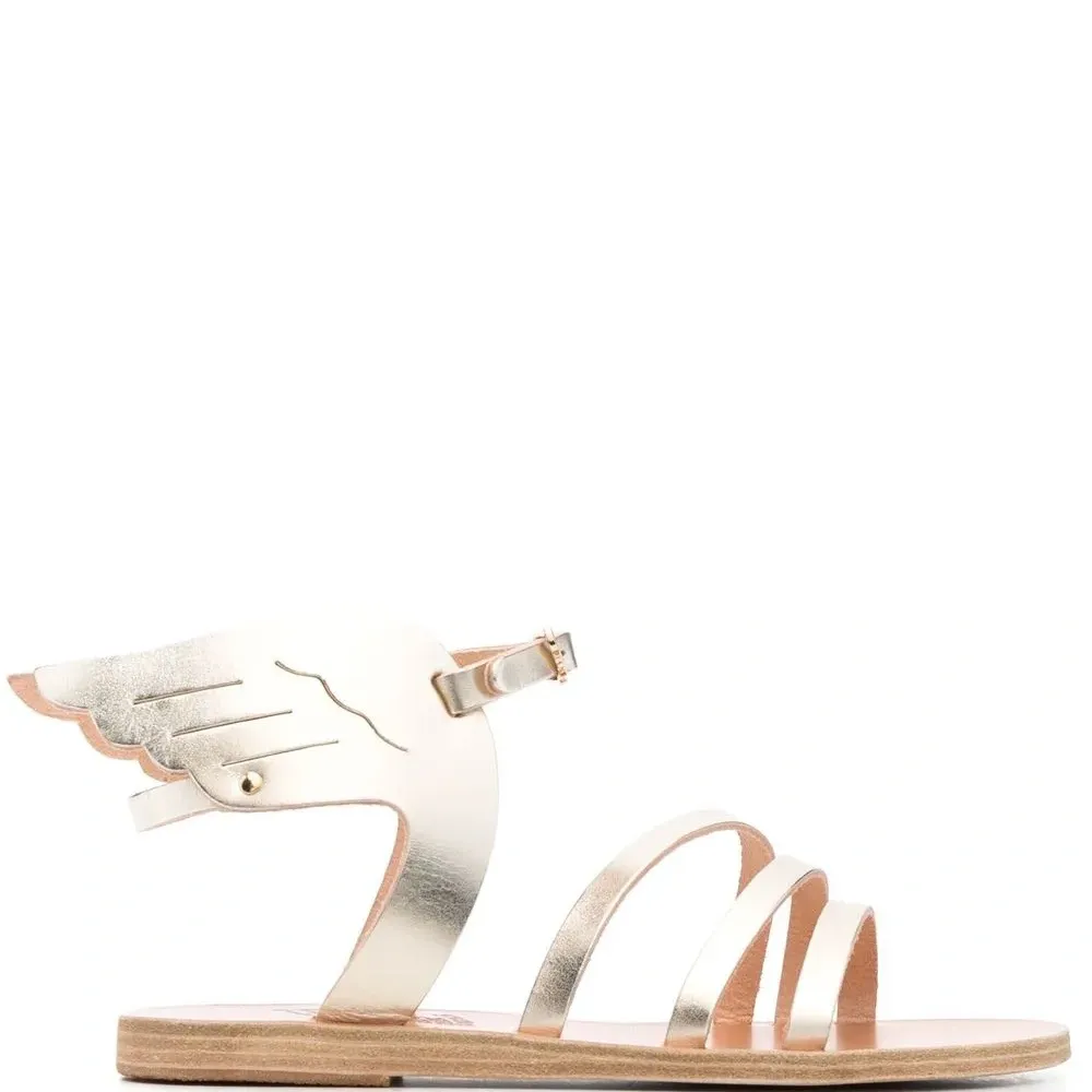 Сандалии с ремешками