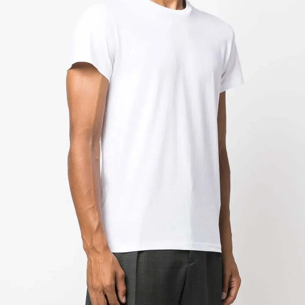 Футболка с круглым вырезом