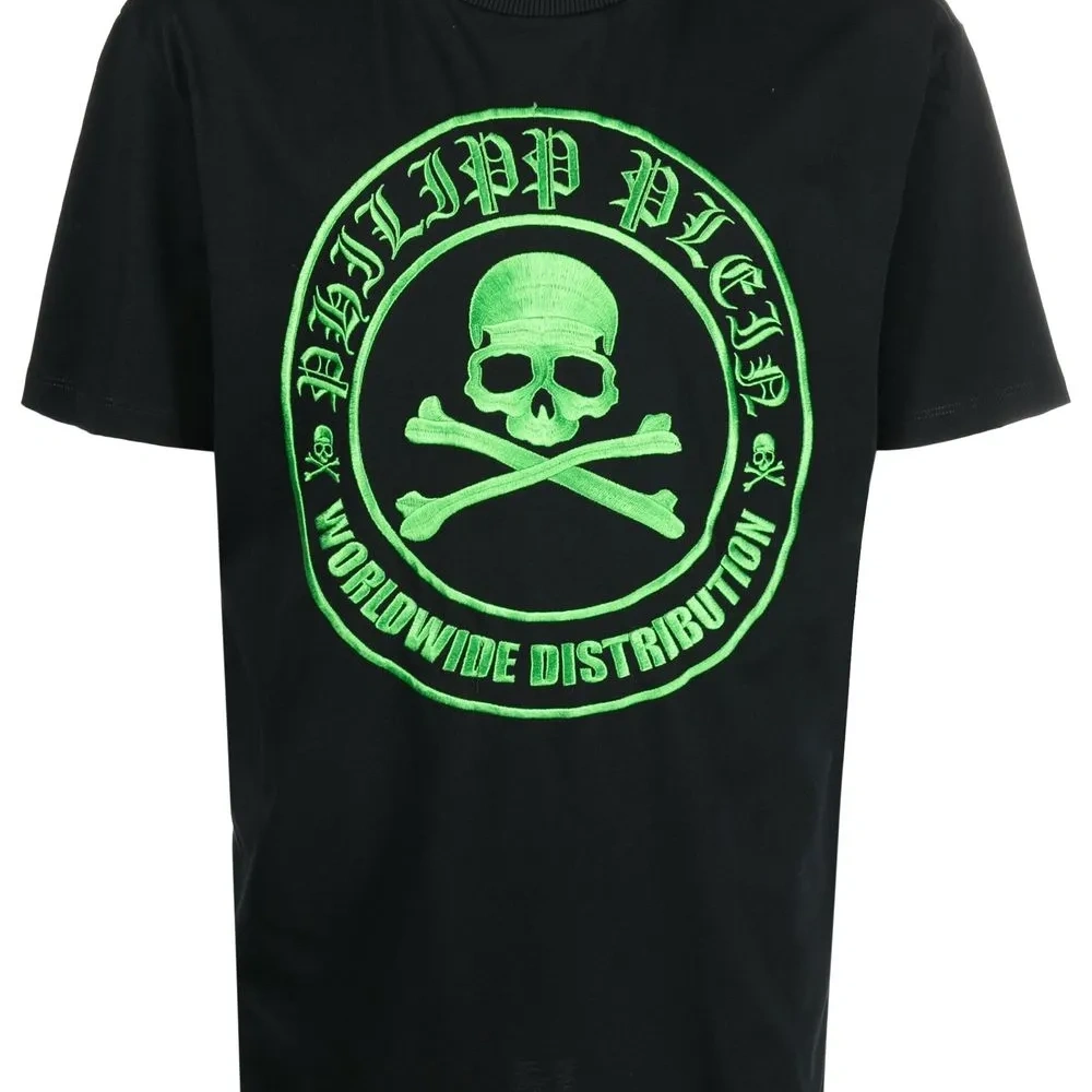 Футболка с вышивкой Skull