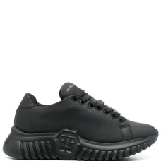 Кроссовки на шнуровке