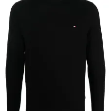 Топ с высоким воротником и вышитым логотипом Топ с высоким воротником и вышитым логотипом