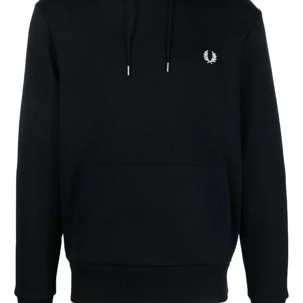 Худи с вышитым логотипом