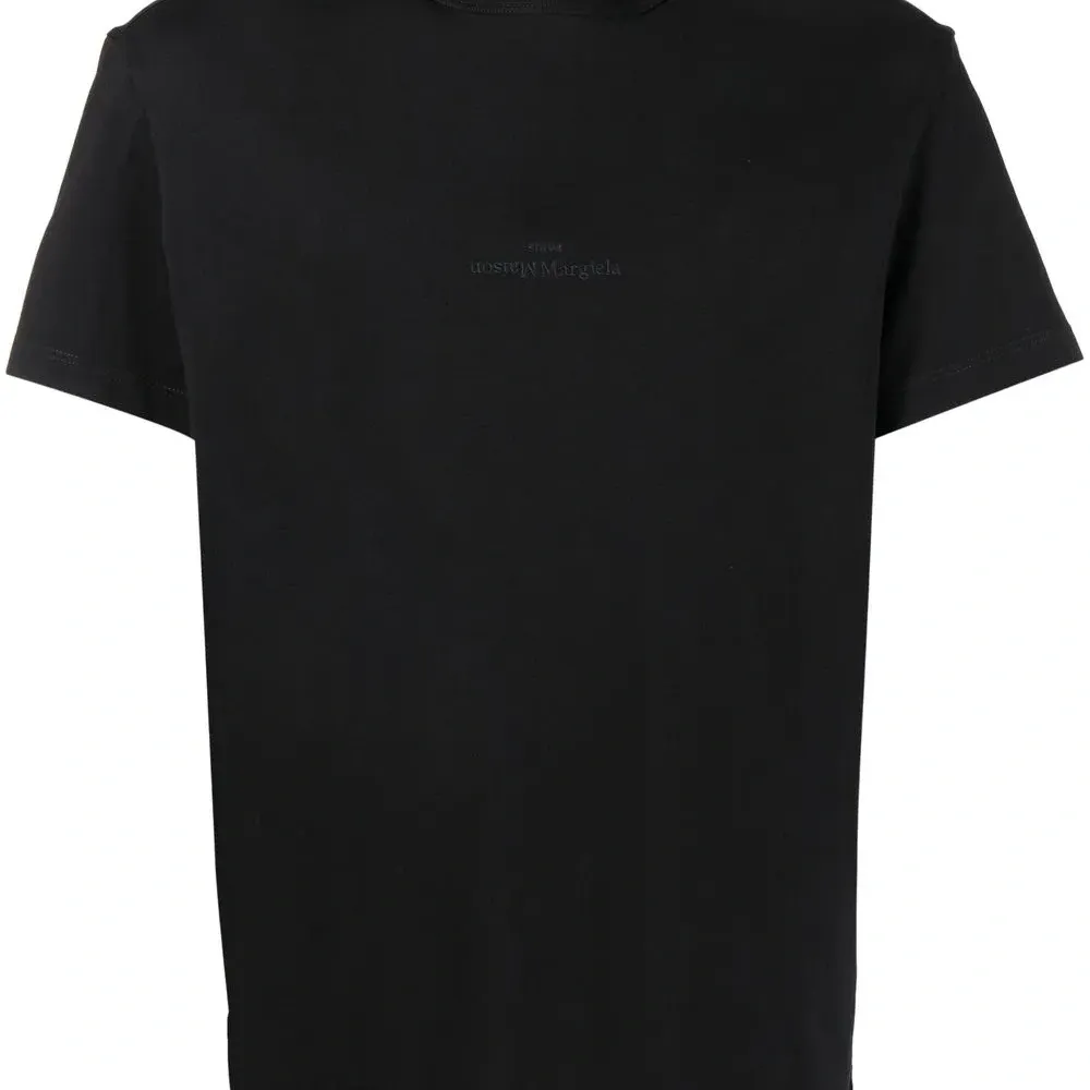 Футболка с логотипом