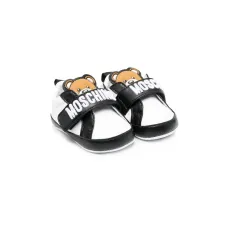 кроссовки с логотипом кроссовки с логотипом