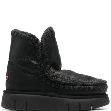 Ботинки на массивной подошве