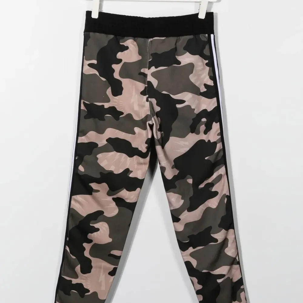 Брюки с камуфляжным принтом