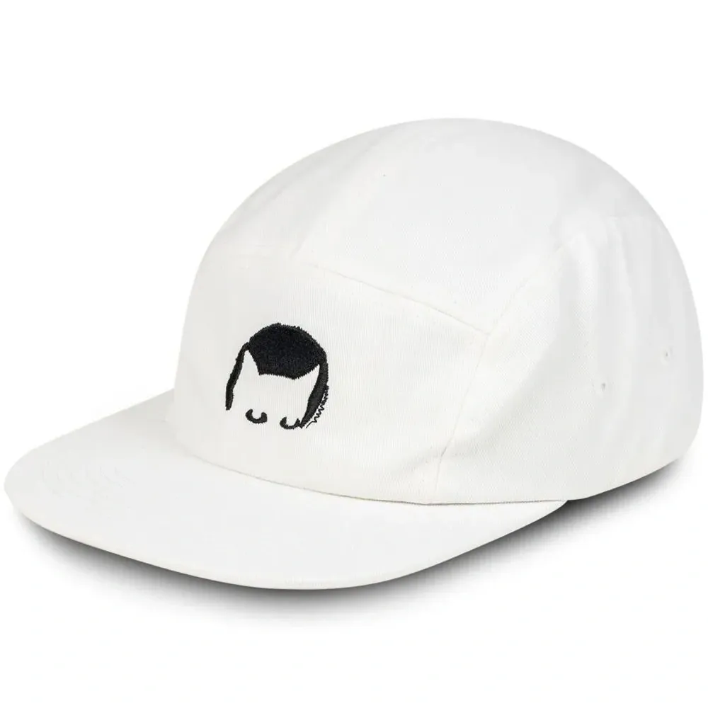 Кепка с вышитым логотипом