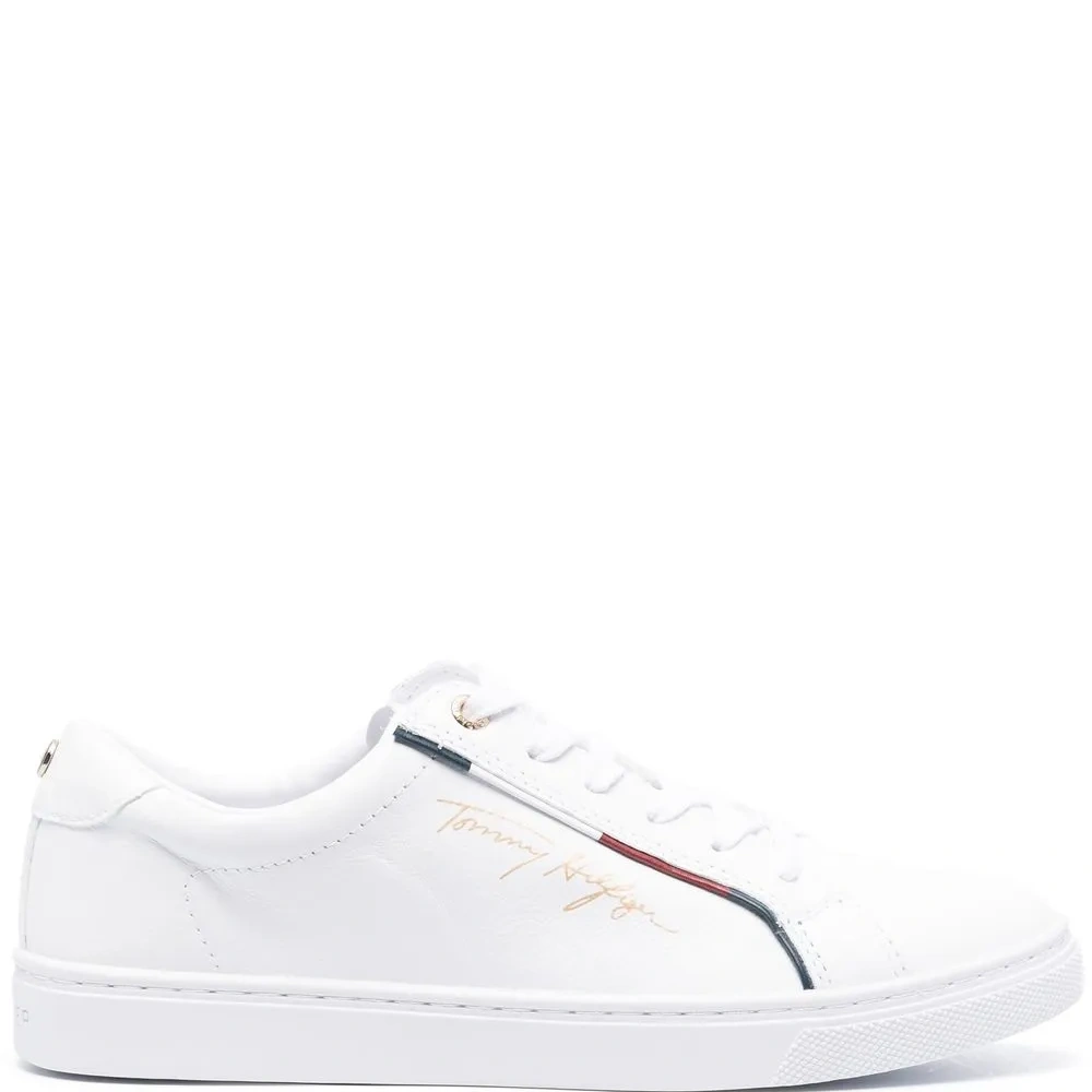 Кроссовки с логотипом