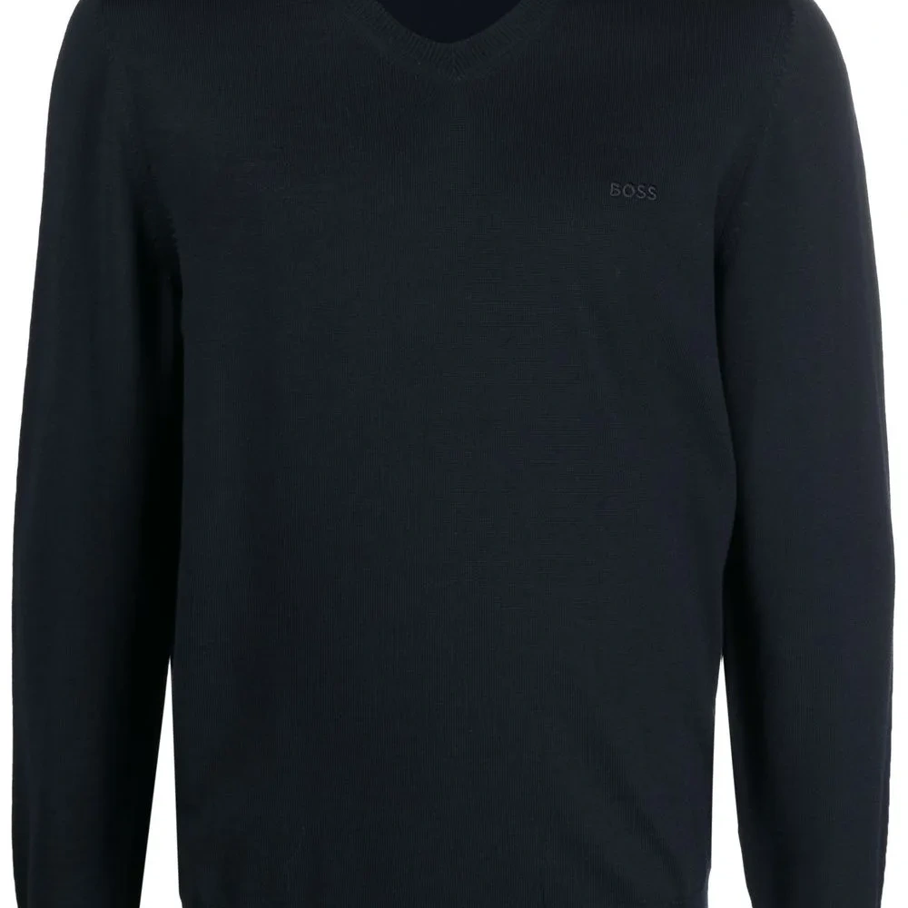 Джемпер с V-образным вырезом и вышитым логотипом