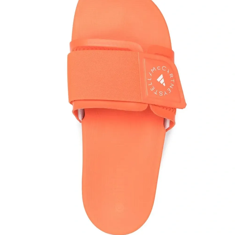 Шлепанцы с логотипом