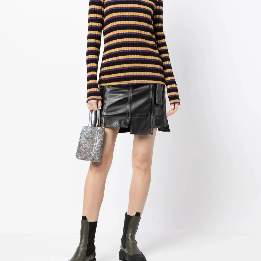 Полосатый джемпер с высоким воротником