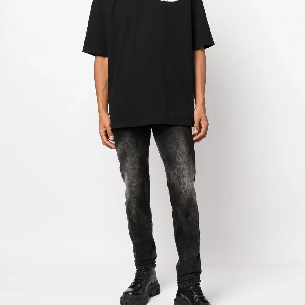 Футболка с логотипом