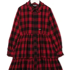 Клетчатое платье с длинными рукавами