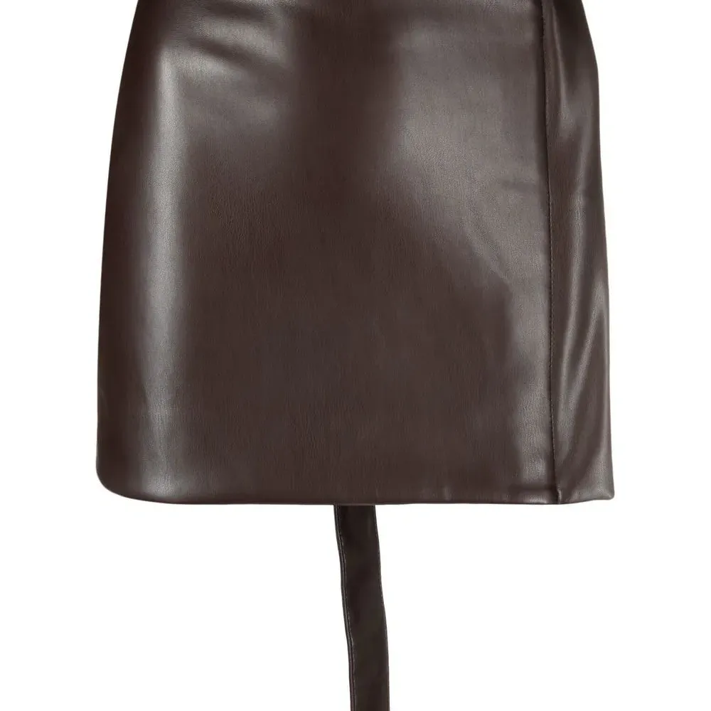 Мини-юбка с завышенной талией и поясом