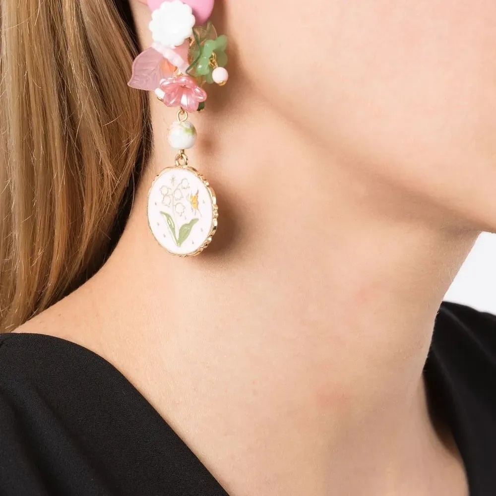 Серьги-подвески с цветочной аппликацией