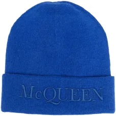 Шапка с вышитым логотипом