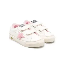 Кроссовки с мехом и нашивкой