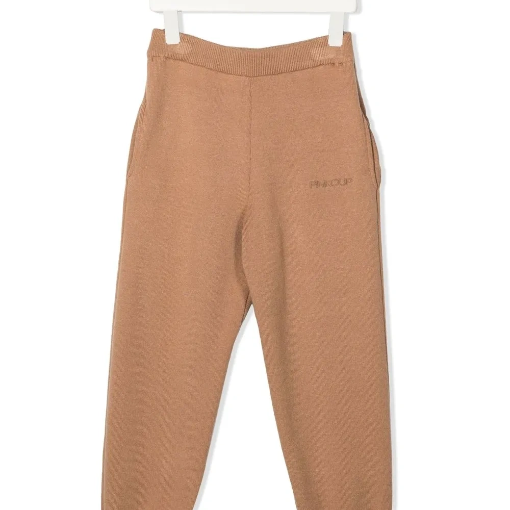 Спортивные брюки с вышитым логотипом