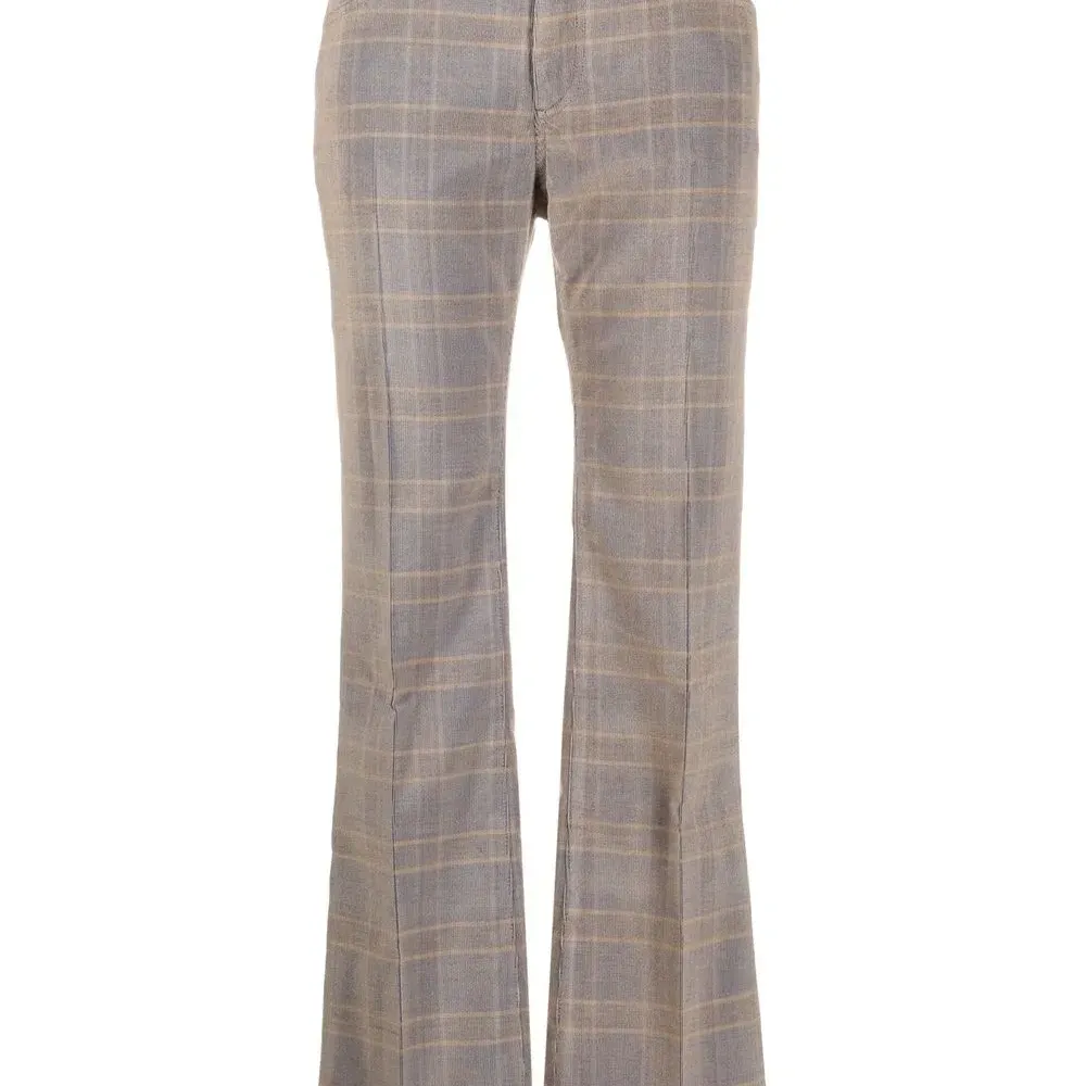 Расклешенные брюки с завышенной талией