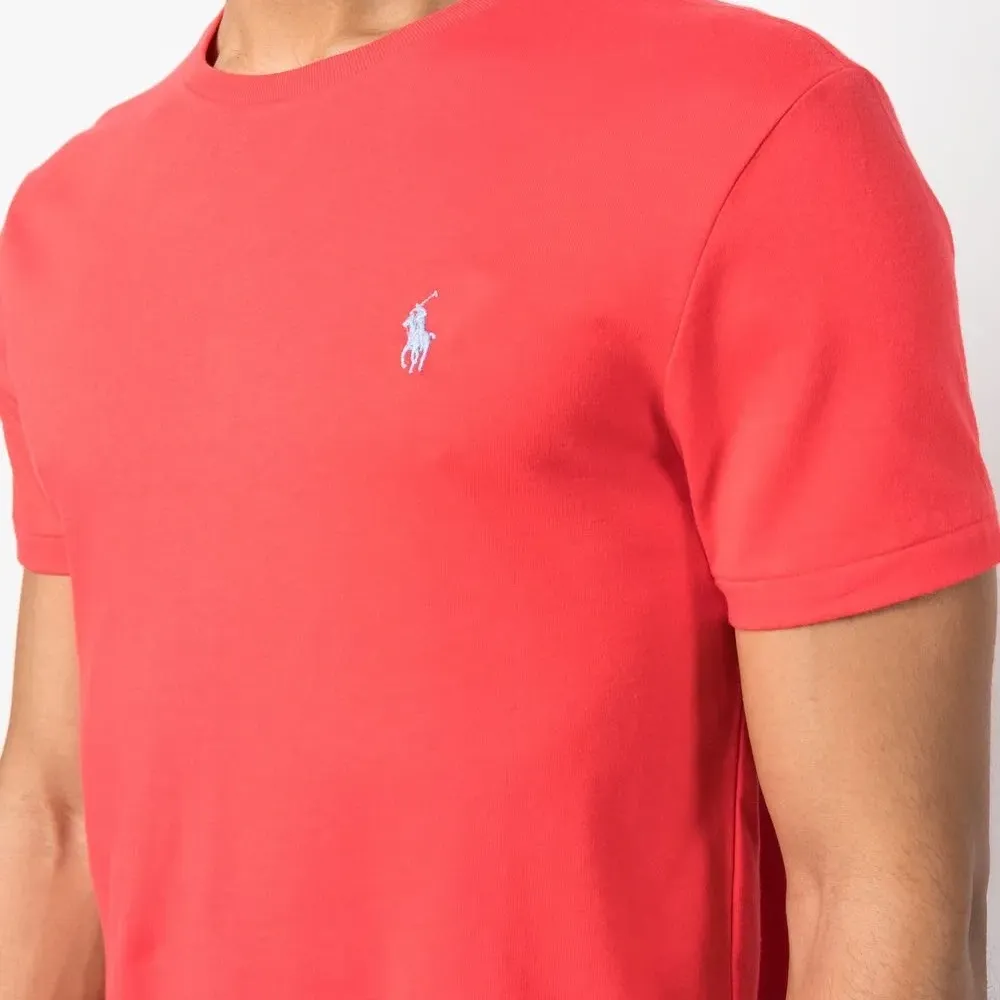 Футболка с логотипом