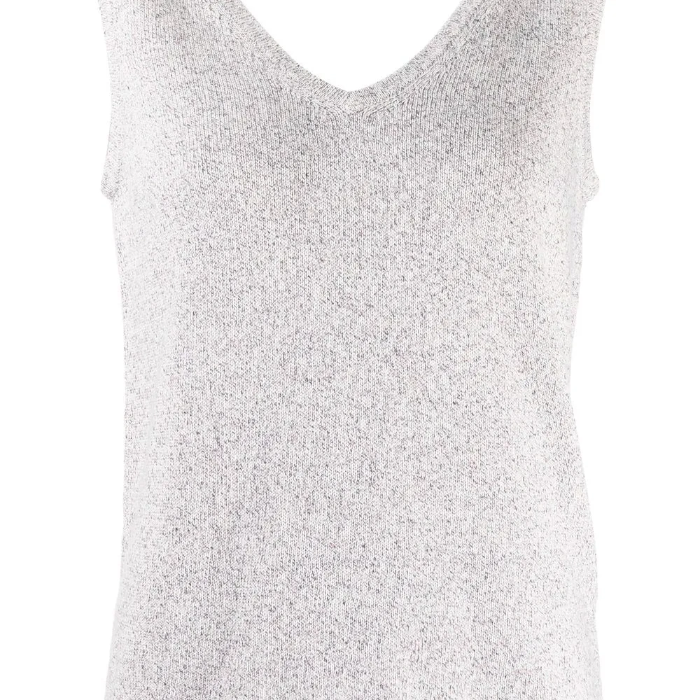 Топ без рукавов с вырезом