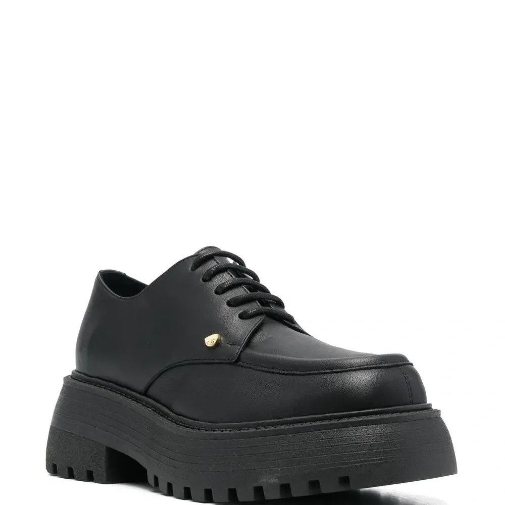 Лоферы на массивной подошве со шнуровкой