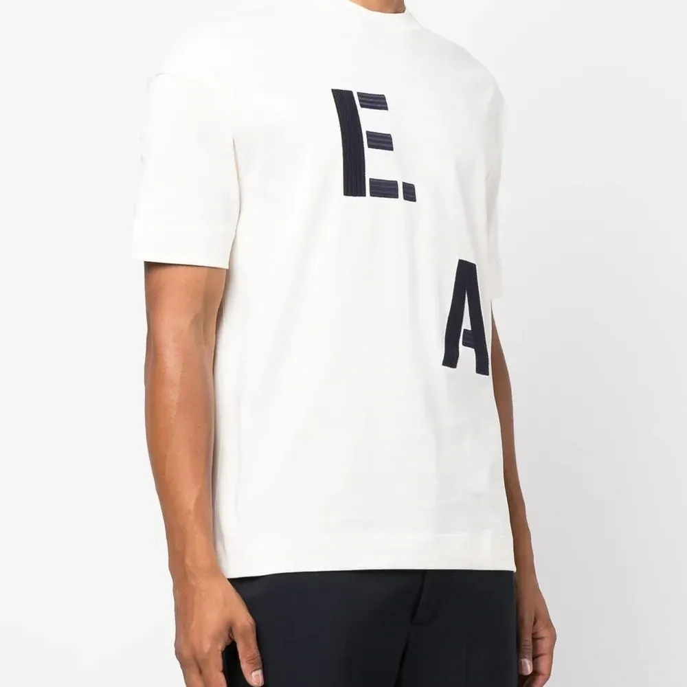 Футболка с логотипом