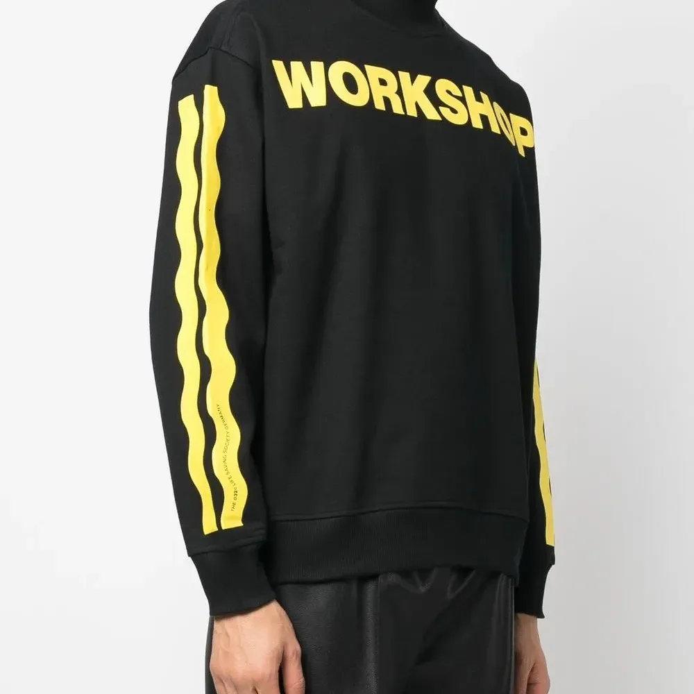 Толстовка с графичным принтом