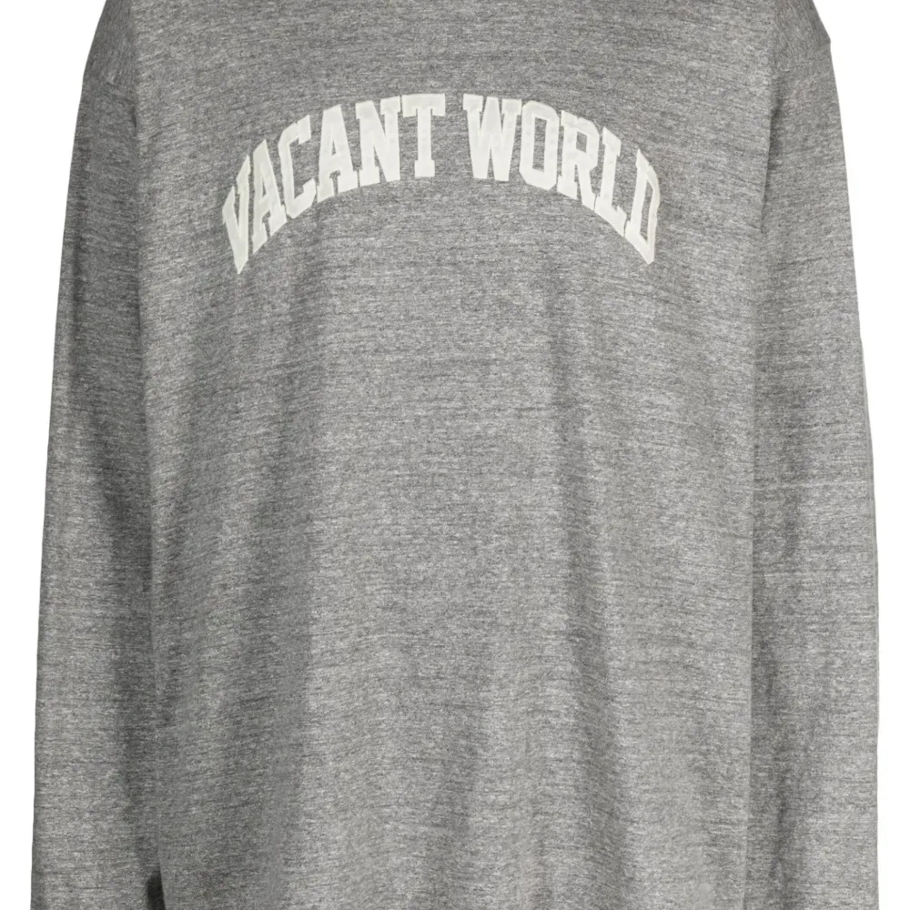 Футболка с длинными рукавами и надписью