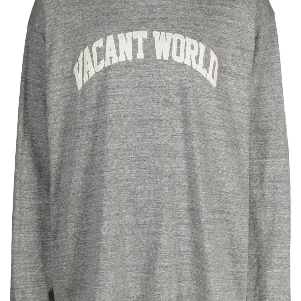 Футболка с длинными рукавами и надписью