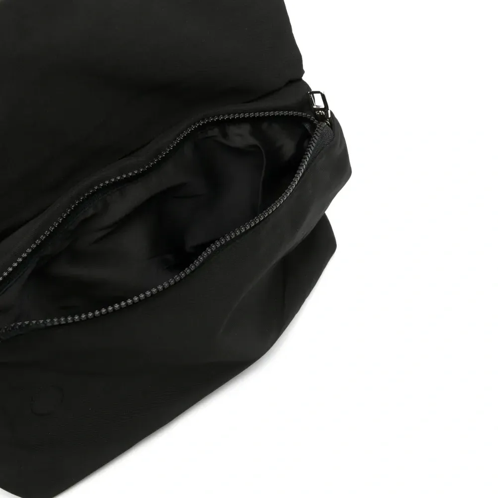 Сумка-мессенджер с пряжкой