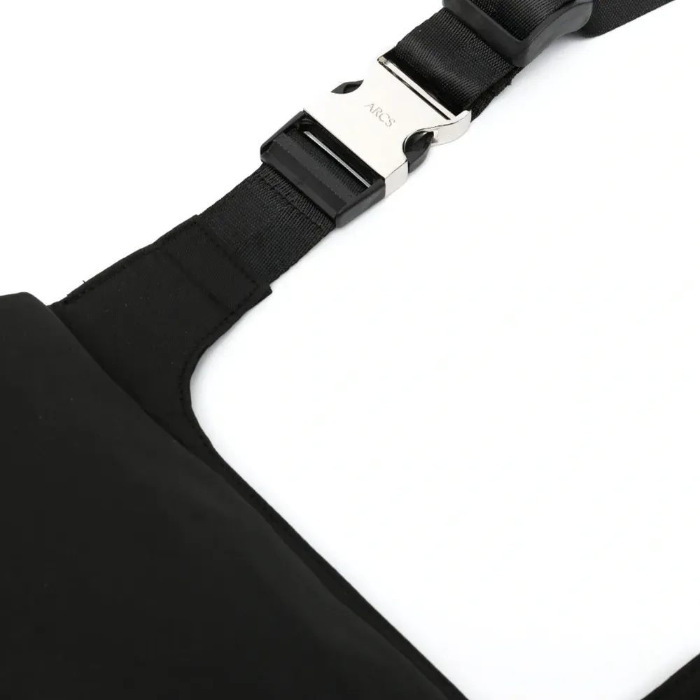 Сумка-мессенджер с пряжкой