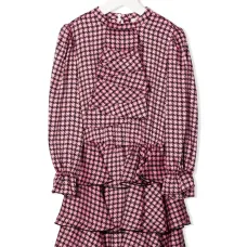 Платье с длинными рукавами